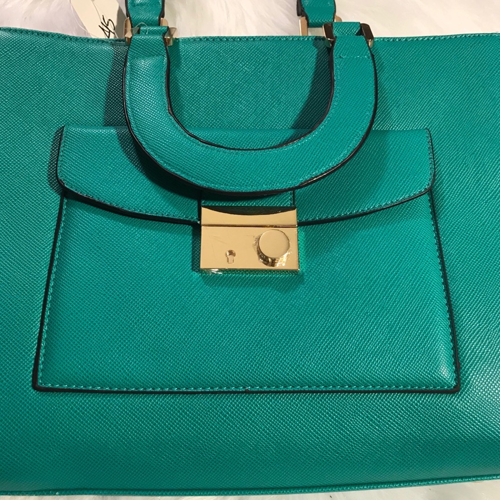 🖤🖤NEW Green Tote 🖤🖤